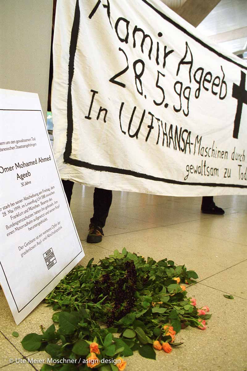 Lufthansa-Aktion: Stopp der Deportation Class