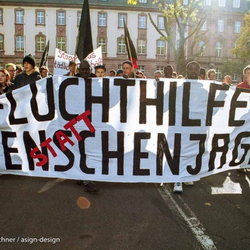 Kein Mensch ist illegal: Aktion gegen EU-Sondergipfel