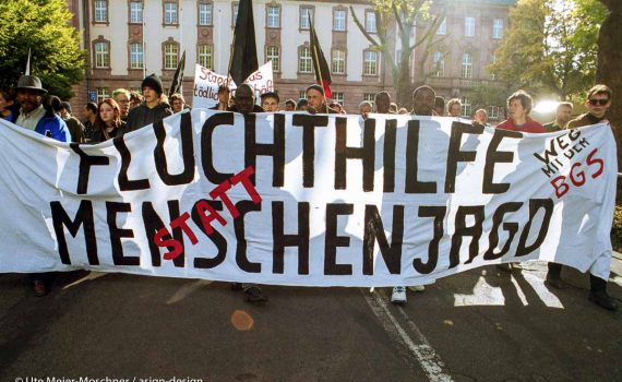 Kein Mensch ist illegal: Aktion gegen EU-Sondergipfel