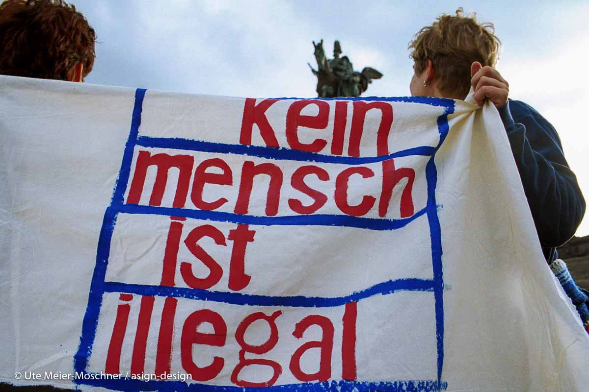 Kein Mensch ist illegal: Aktion gegen EU-Sondergipfel